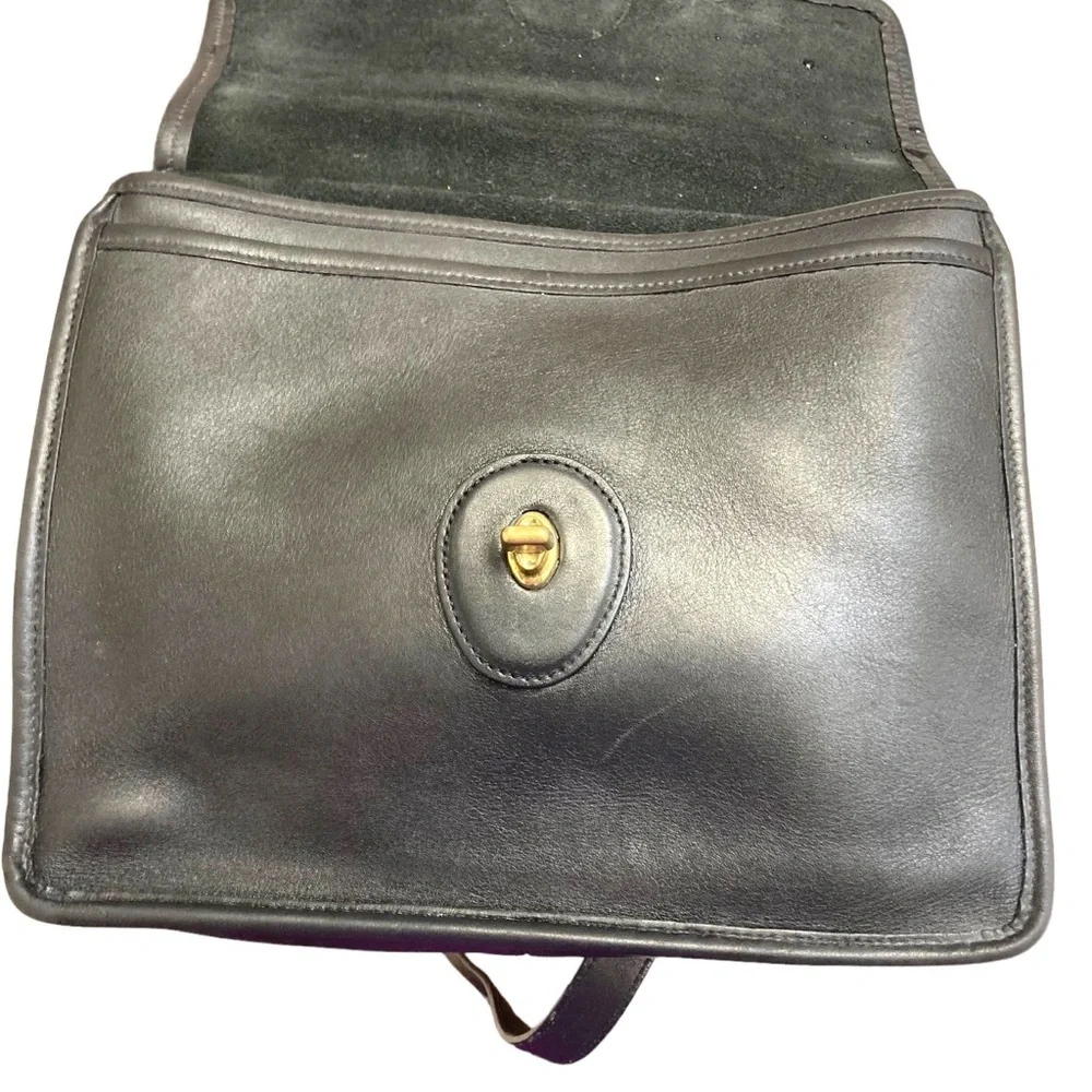 Coach vintage black leather Willis bag